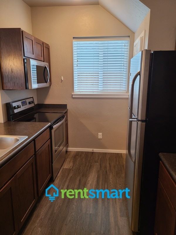 2207 Strand Ave #A - Photo 3 of 13