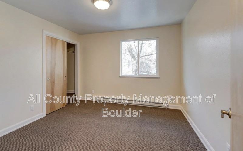 2211 Spruce St #3 - Photo 6 of 8