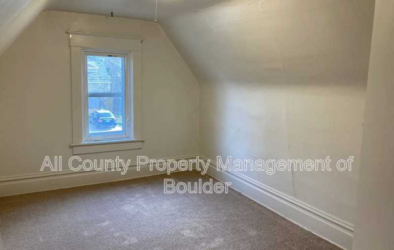 1827 Grove St #2 - Photo 6 of 11