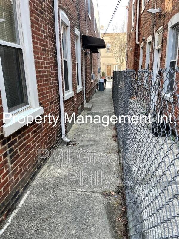 2334 Orthodox St - Photo 3 of 17