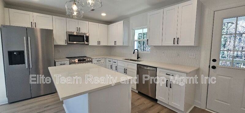 382 W Moore Ave #A - Photo 3 of 26