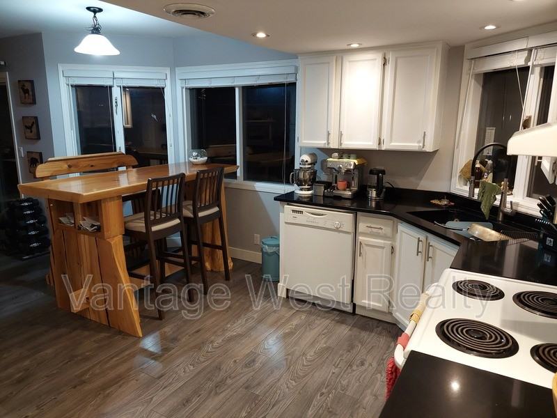1165 Wintergreen Dr - Photo 2 of 14