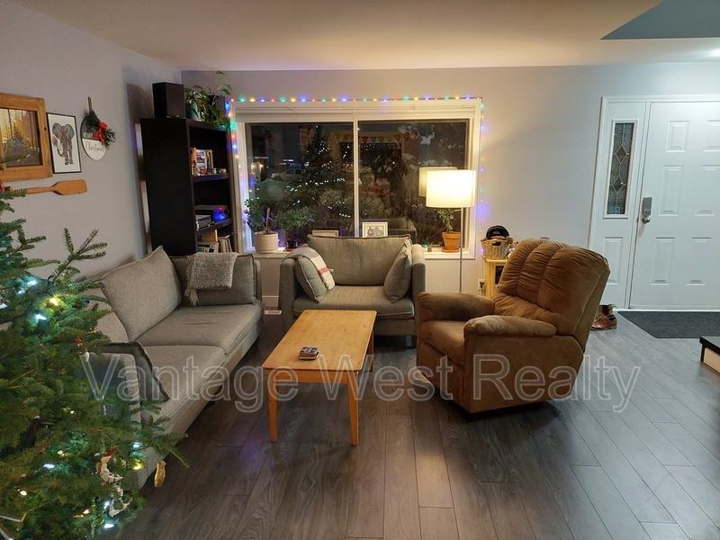 1165 Wintergreen Dr - Photo 6 of 14