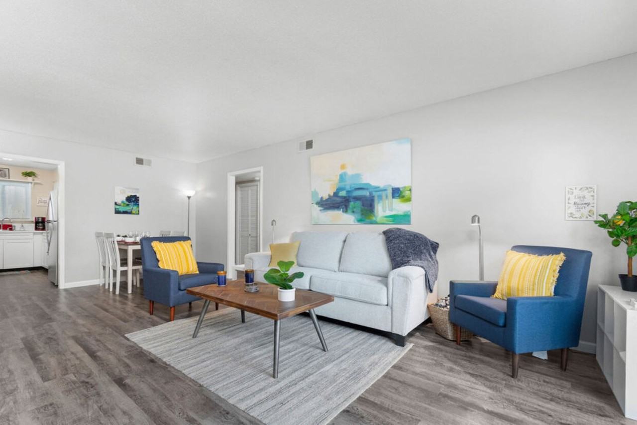 Broadway Ridge Apartments - Photo 3 of 24