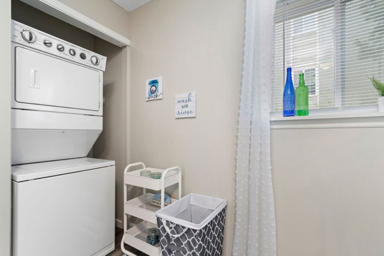 Broadway Ridge Apartments - Photo 7 of 24