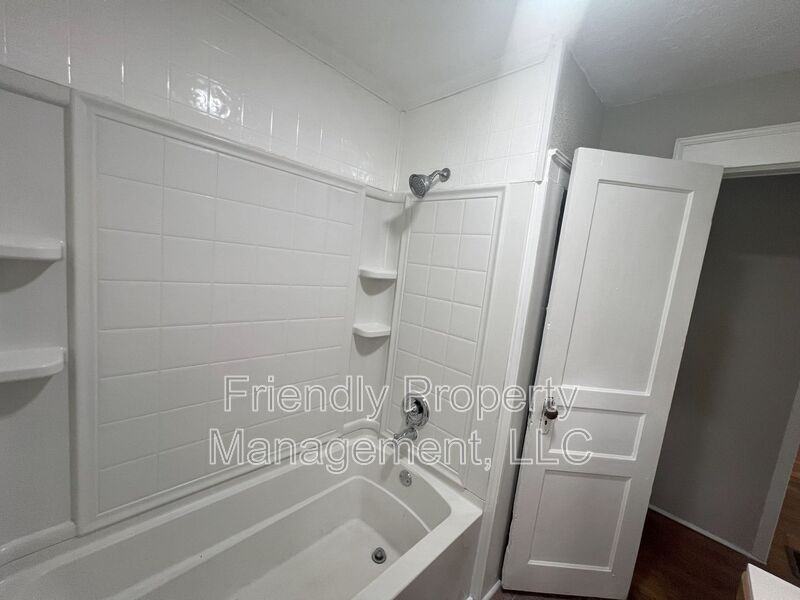 803 Worth St - Photo 7 of 10