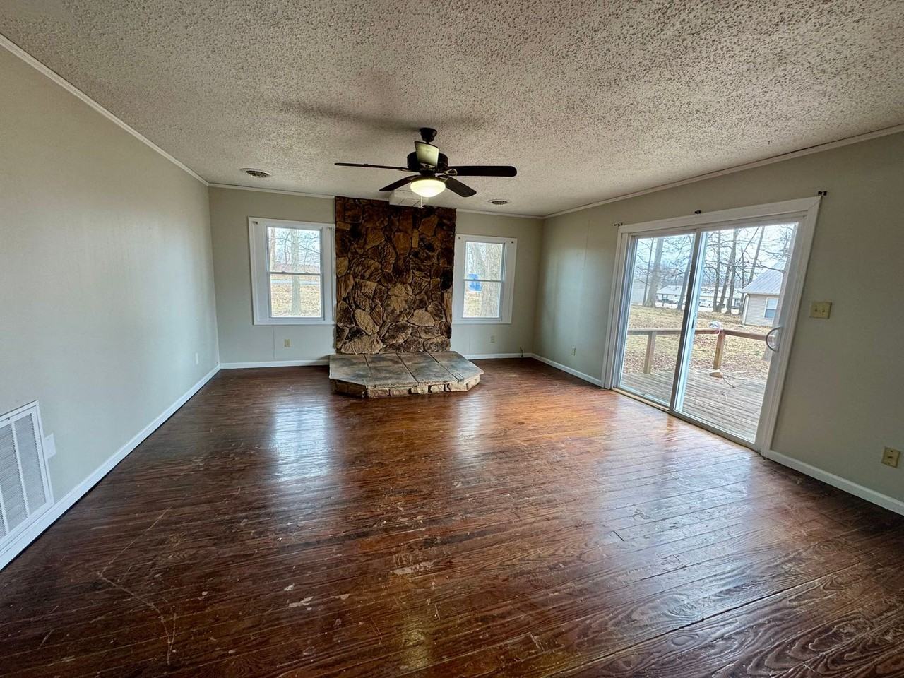 34 Amy Lynn Dr - Photo 3 of 9