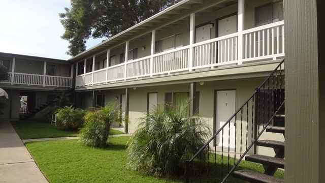 1026 S Russell Ave #O - Photo 3 of 5