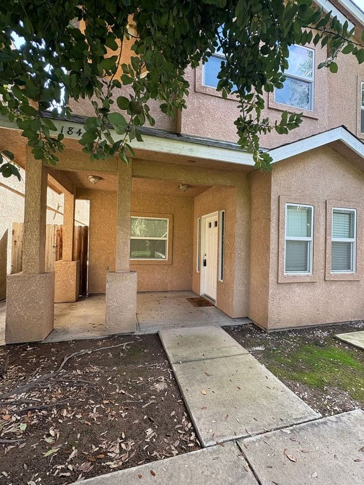 184 S Filbert Rd - Photo 2 of 34