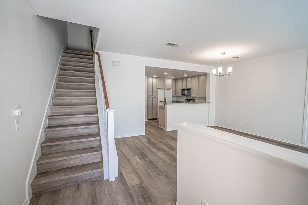 24478 Marzal St - Photo 5 of 21