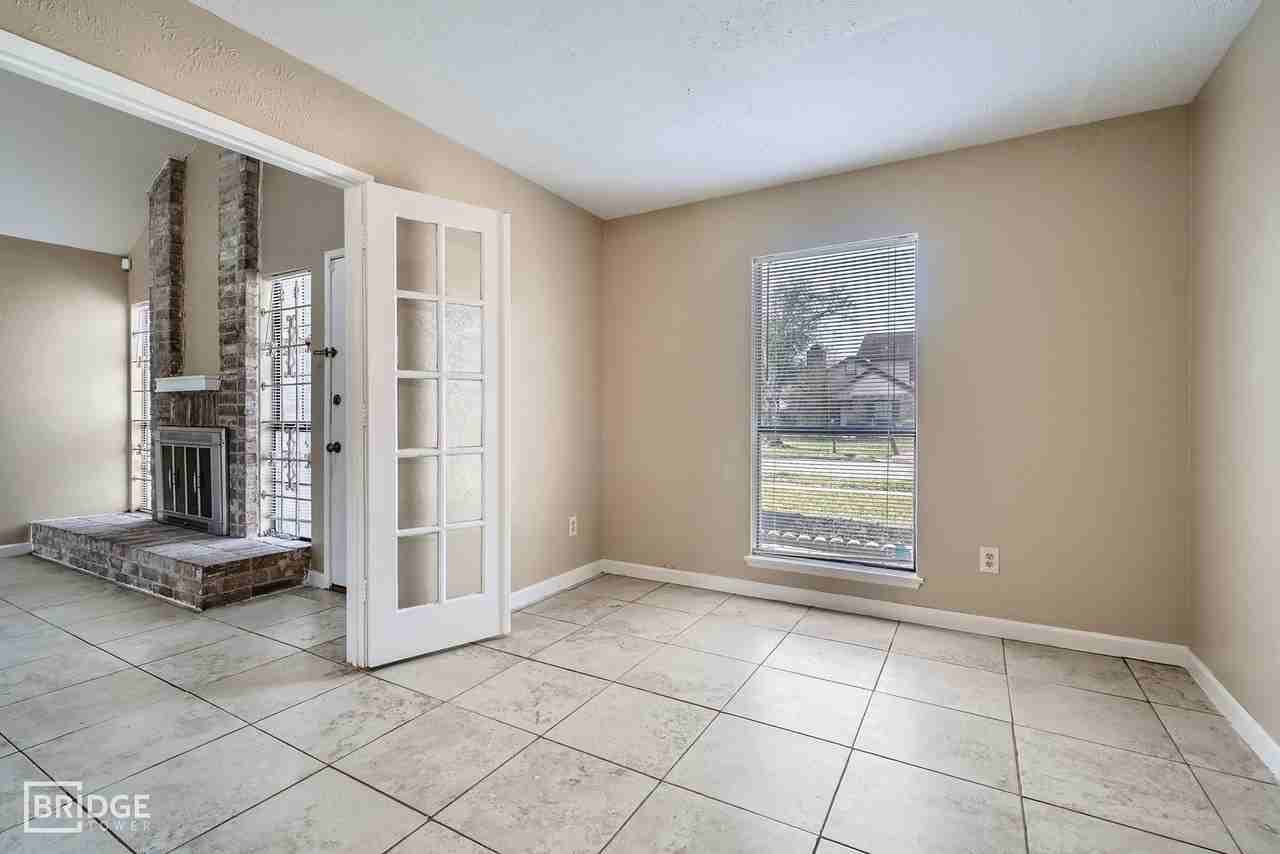 5714 Mackmiller St - Photo 5 of 24