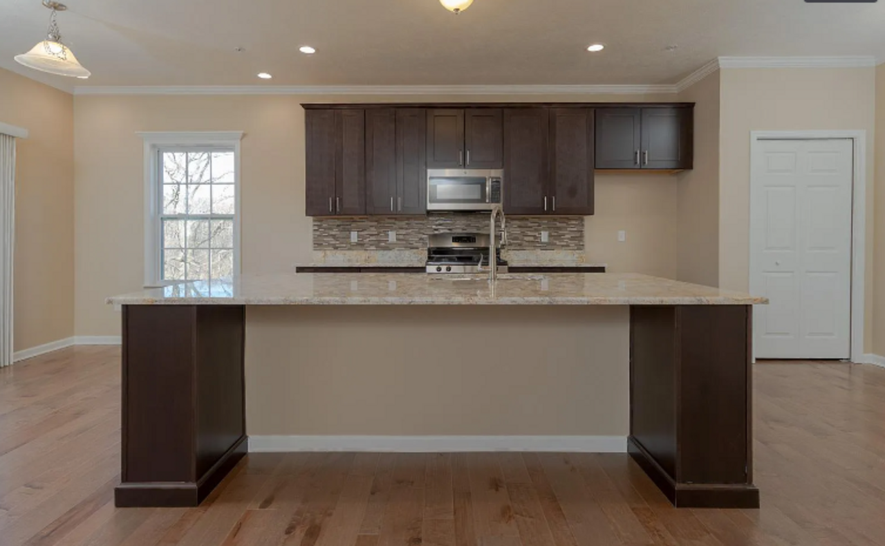 340 Trinity Way - Photo 4 of 11