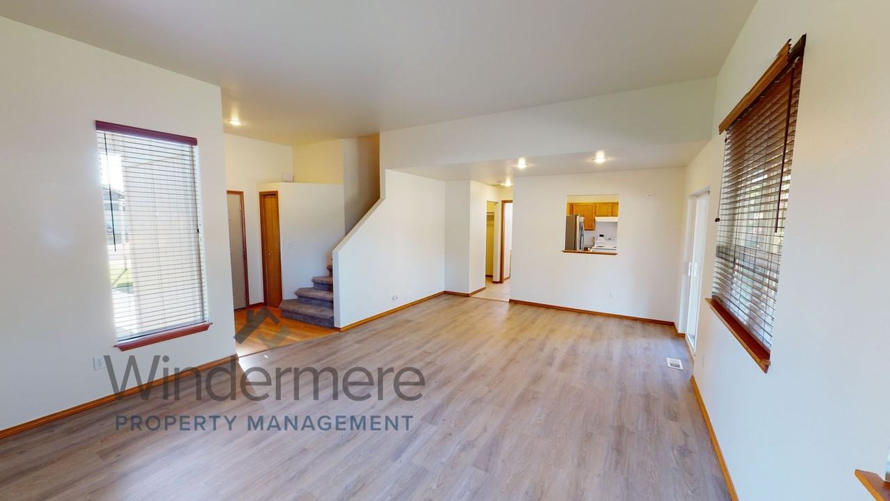 743 N Roosevelt St - Photo 2 of 17