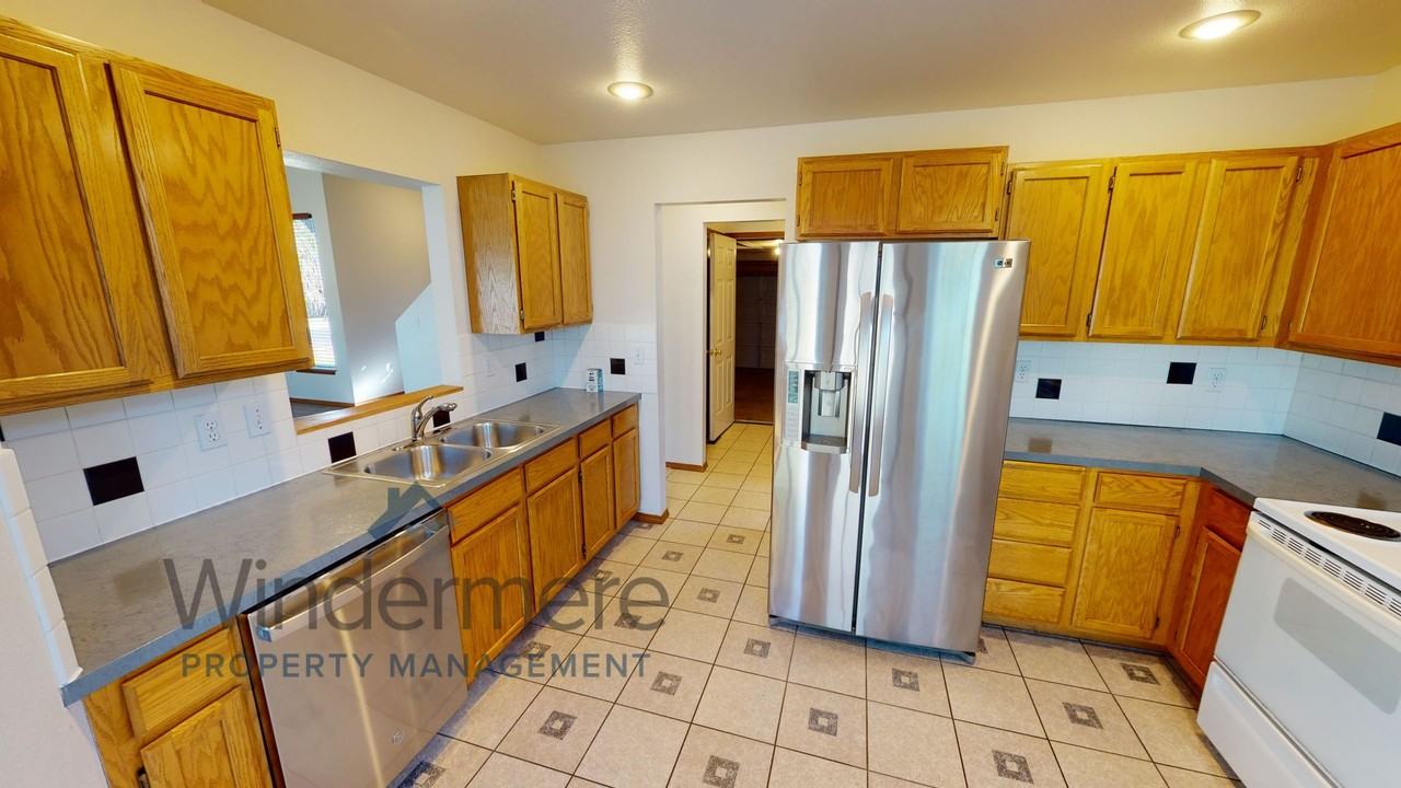 743 N Roosevelt St - Photo 4 of 17