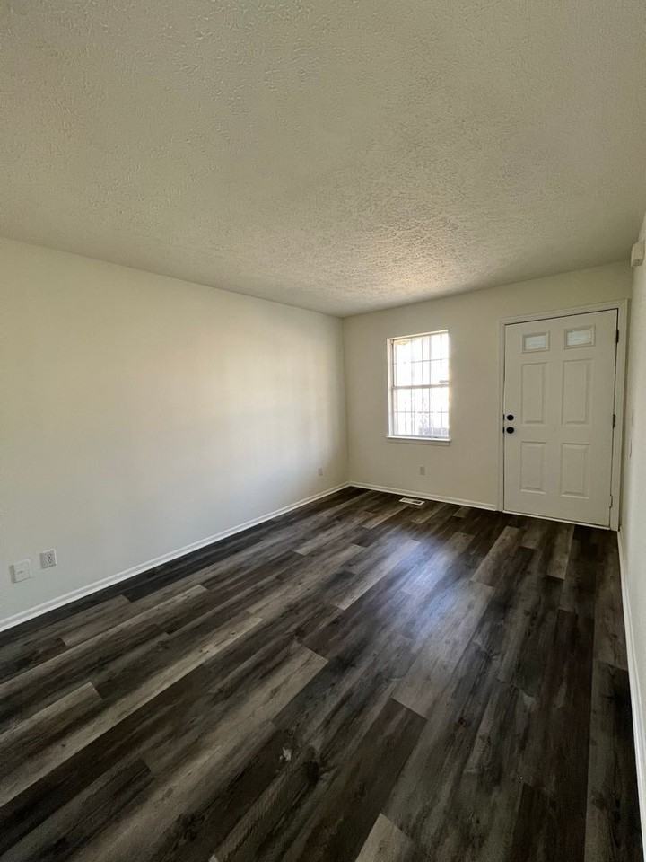 802 Aubrey Ave - Photo 3 of 19