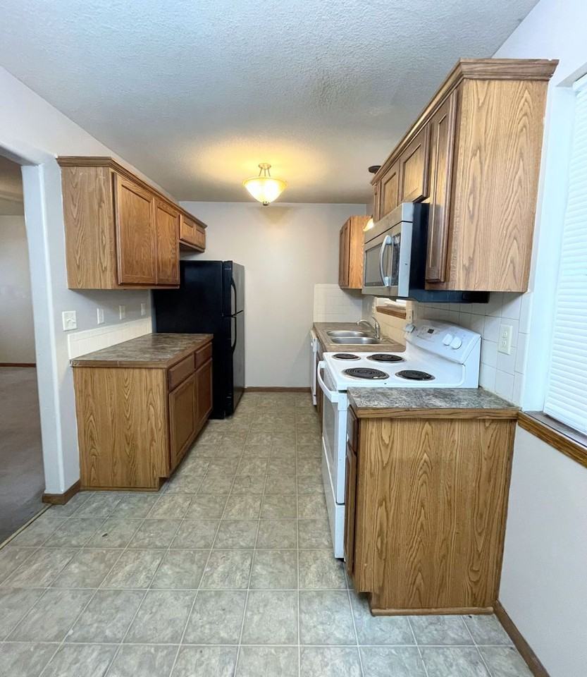 2125 N Minneapolis St - Photo 4 of 19