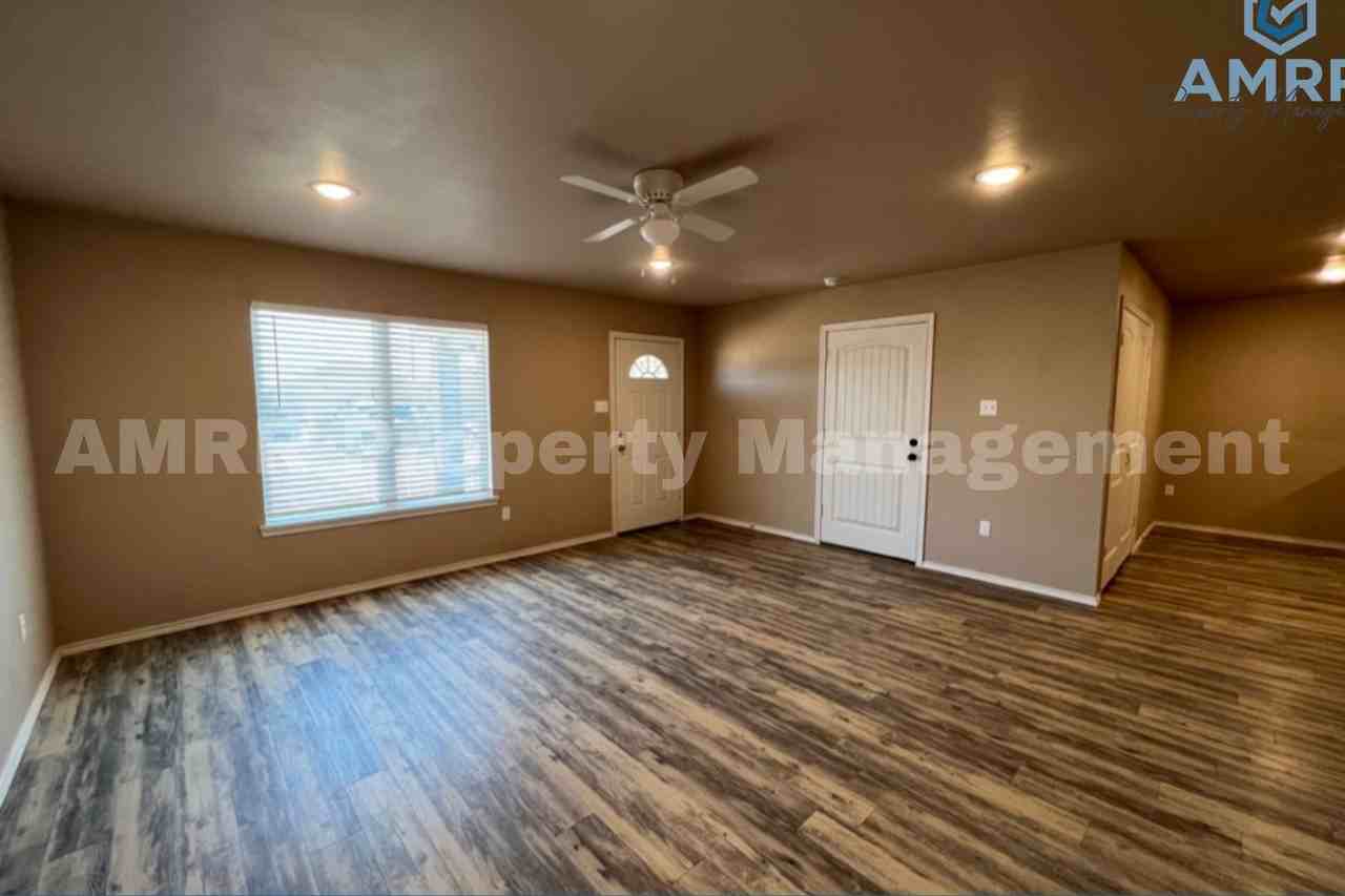 2509 N Avenue N - Photo 7 of 20