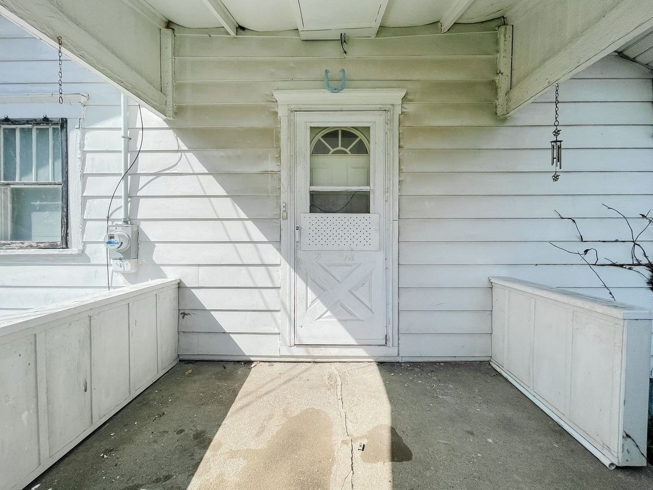 1609 West Memorial Drive - Photo 2 of 13