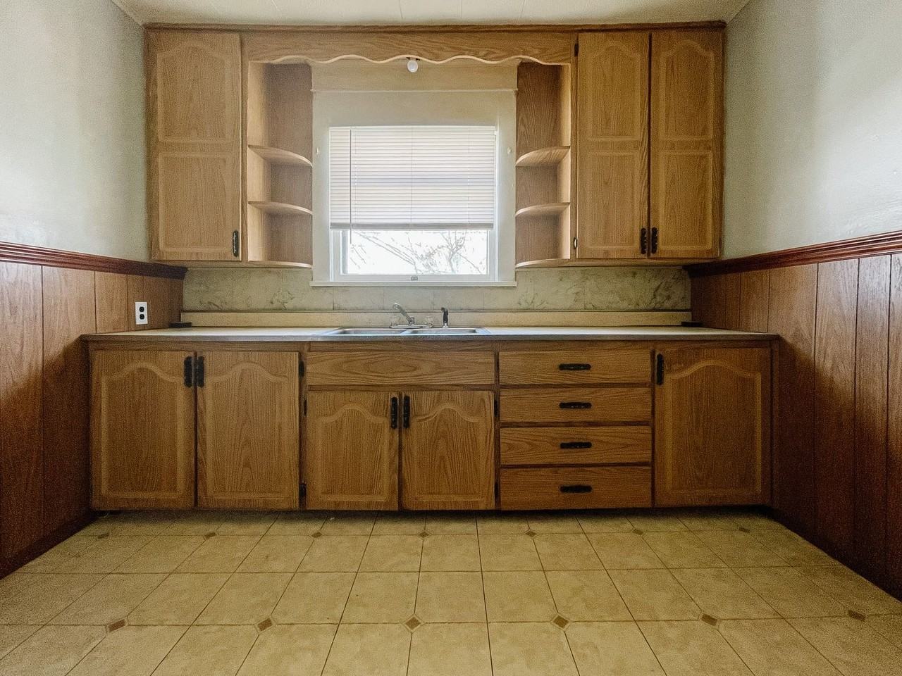 1609 West Memorial Drive - Photo 6 of 13