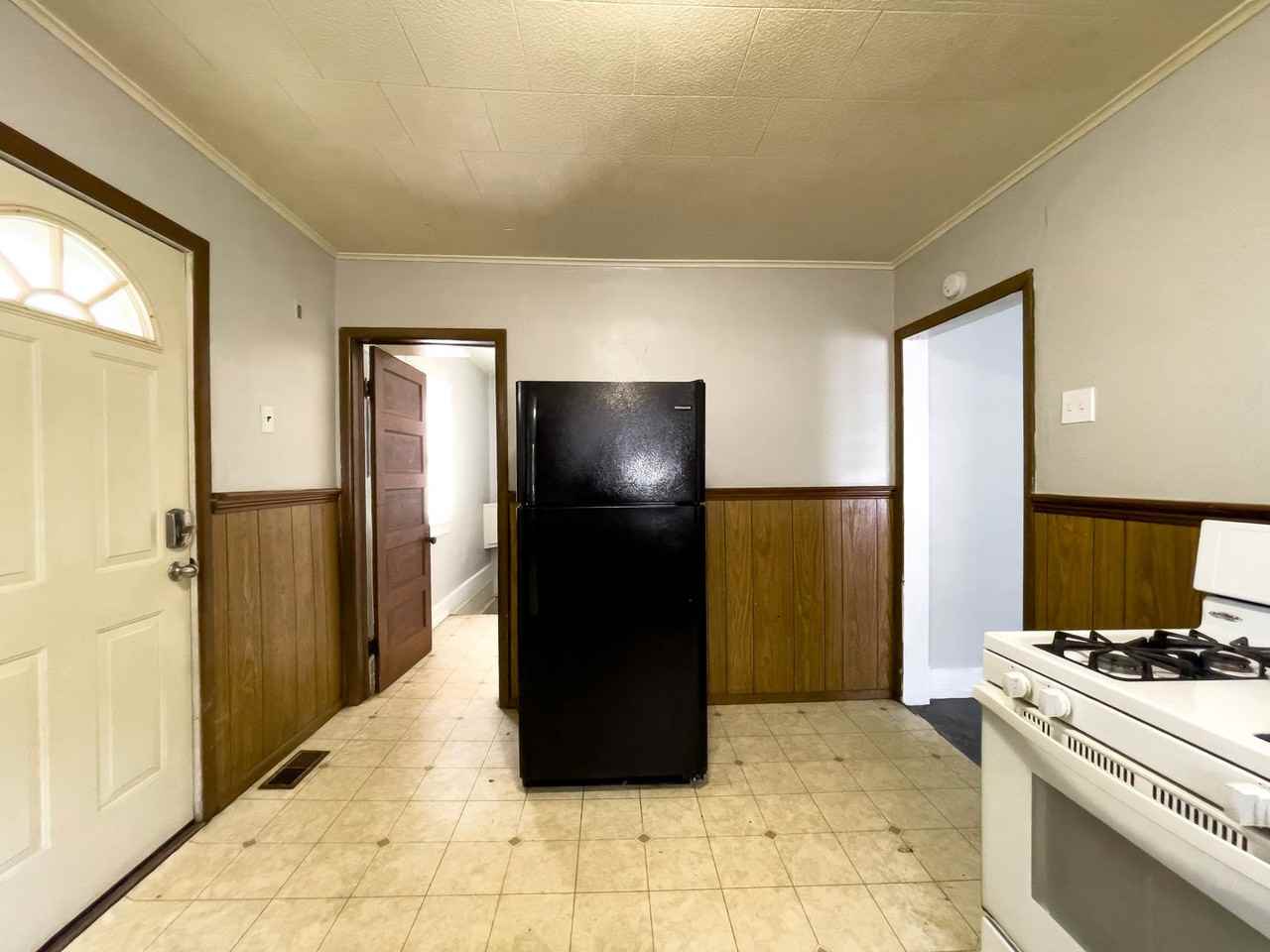 1609 West Memorial Drive - Photo 7 of 13