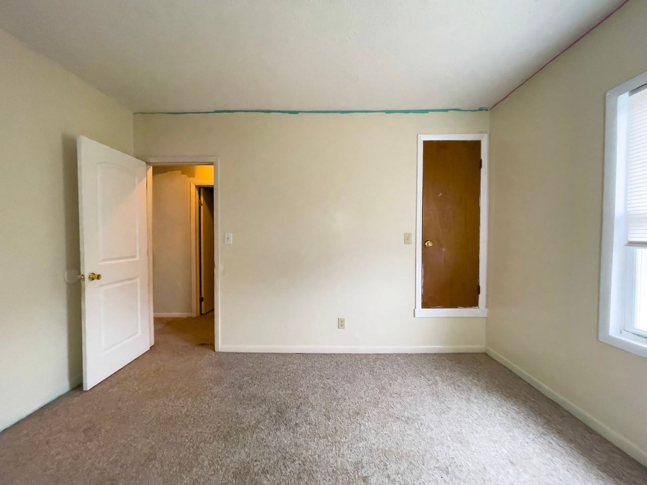 525 W 8th St - Photo 5 of 25