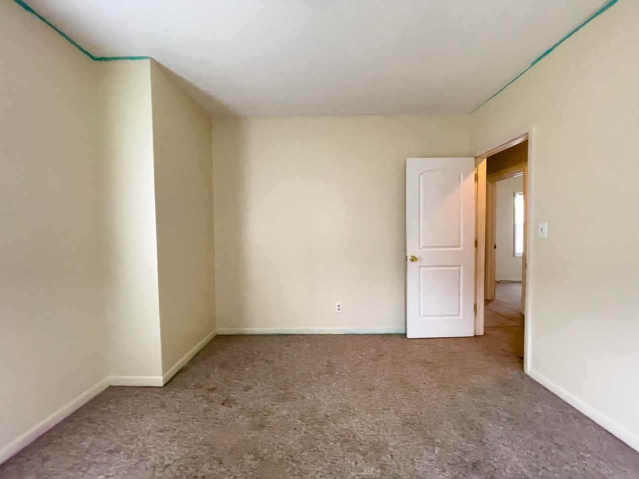 525 W 8th St - Photo 6 of 25