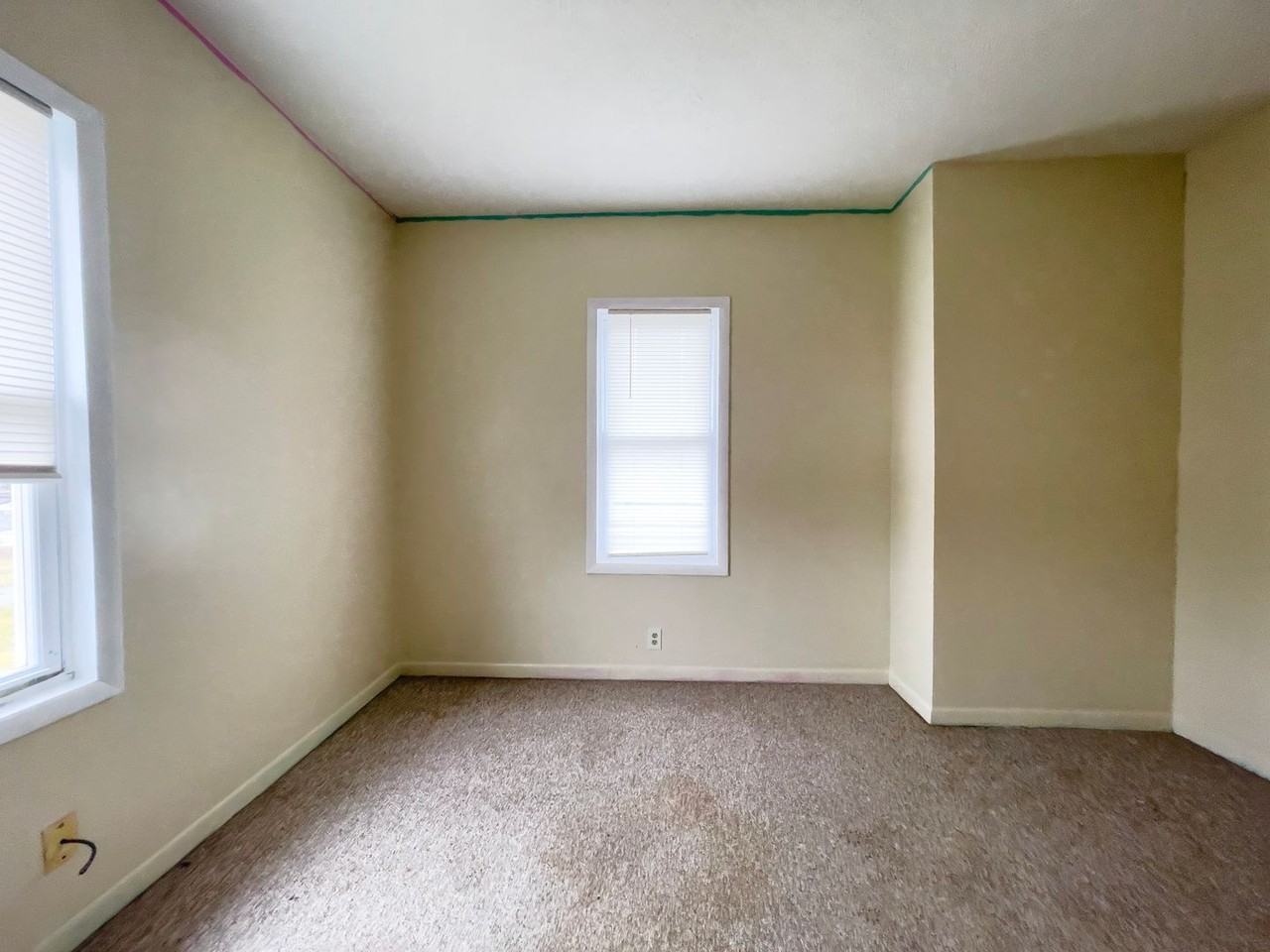 525 W 8th St - Photo 7 of 25