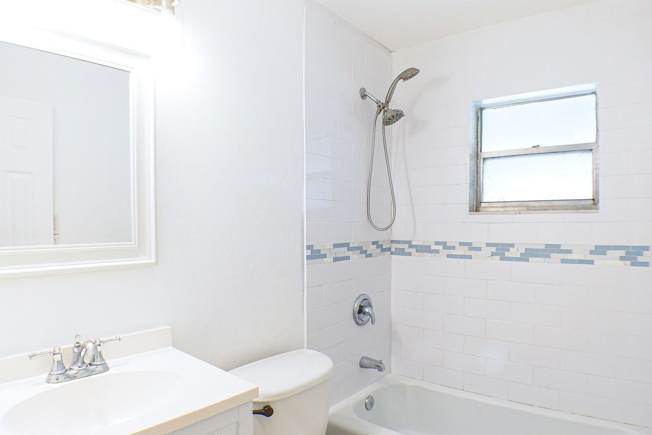 Holly Road - Photo 7 of 10