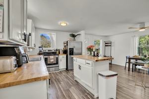 featured image of 1237 Dickson Ave