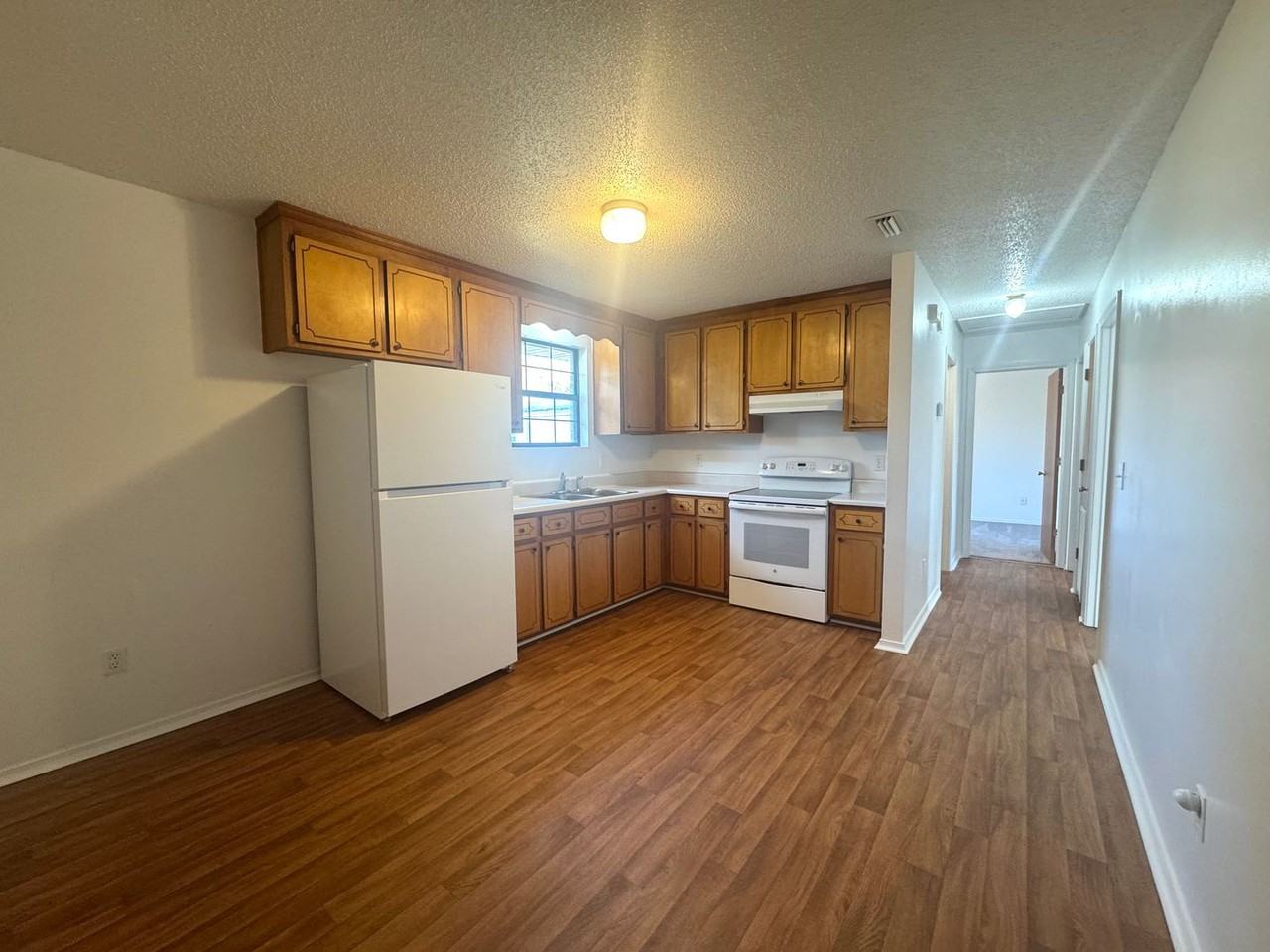 4362 Dial St - Photo 2 of 8