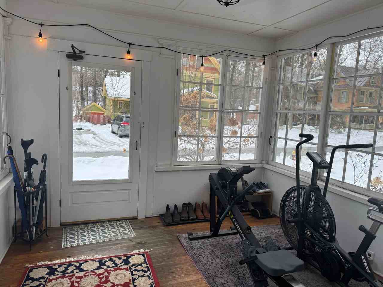 12 Sargent St - Photo 3 of 25