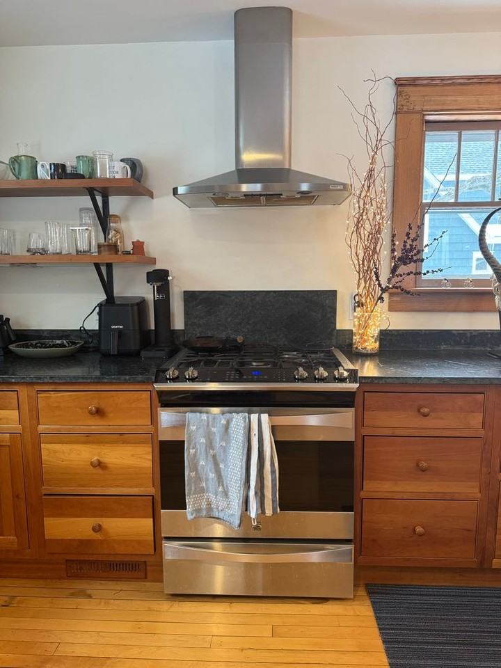 12 Sargent St - Photo 7 of 25