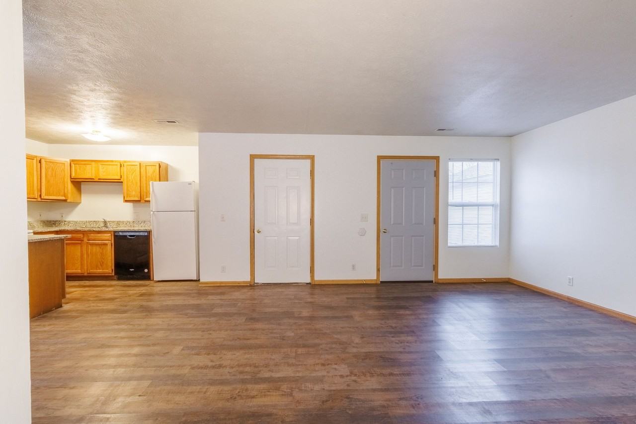 520-522 Lamont - Photo 6 of 15