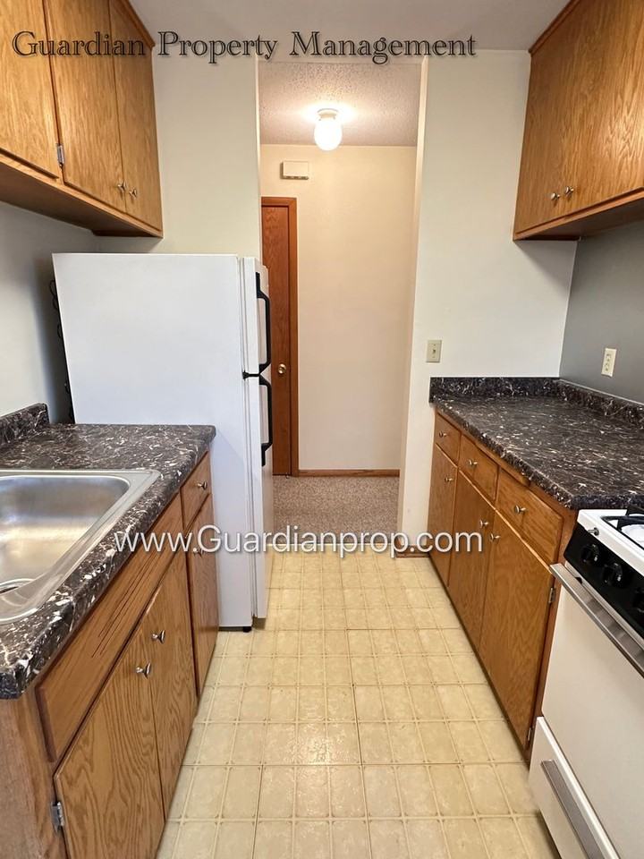 7521 Penn Ave S #9 - Photo 6 of 13