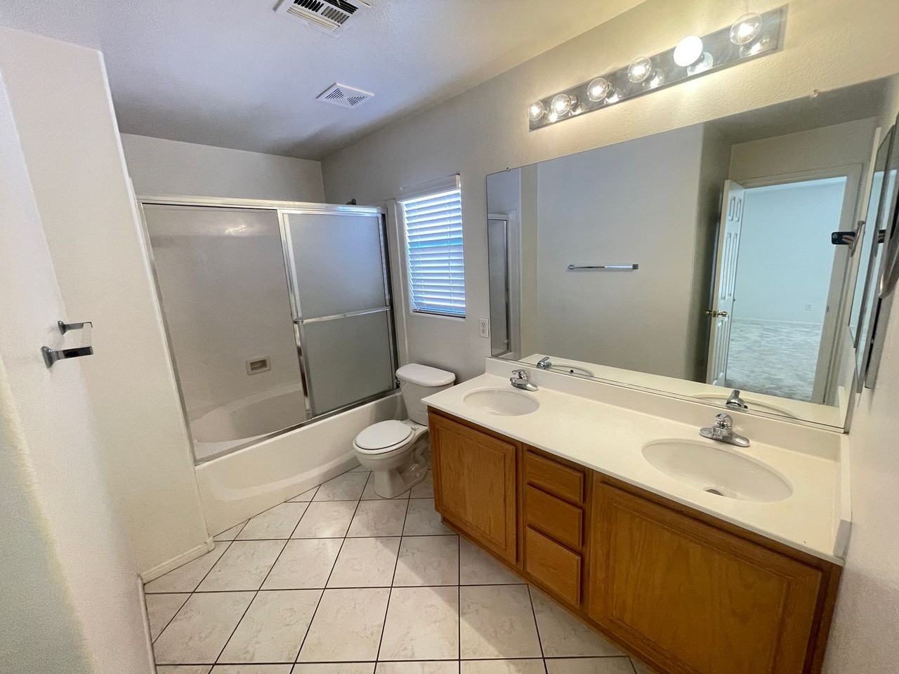 7586 Camino Heights Ct - Photo 6 of 11