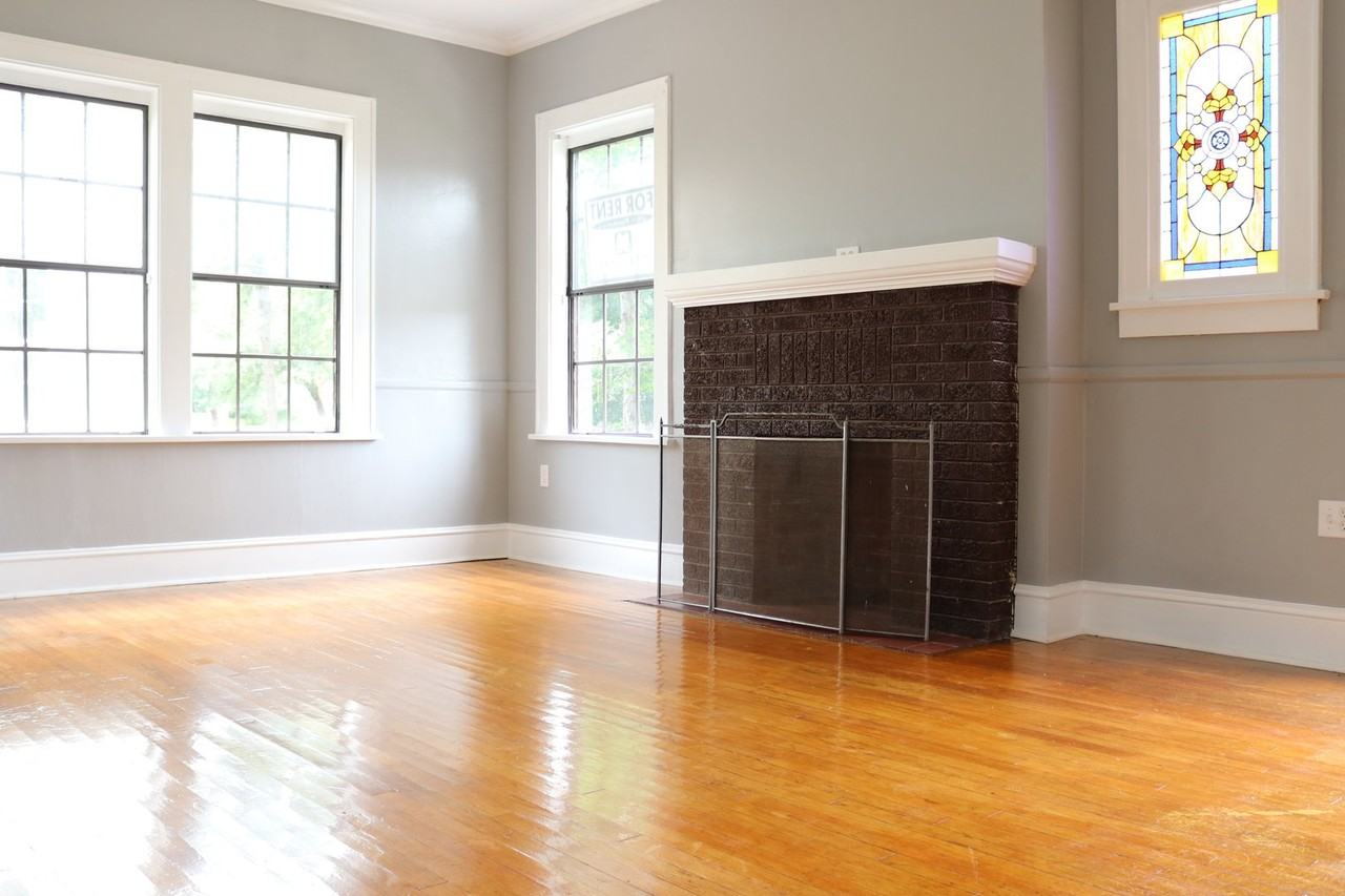 221 Merrick St - Photo 2 of 26