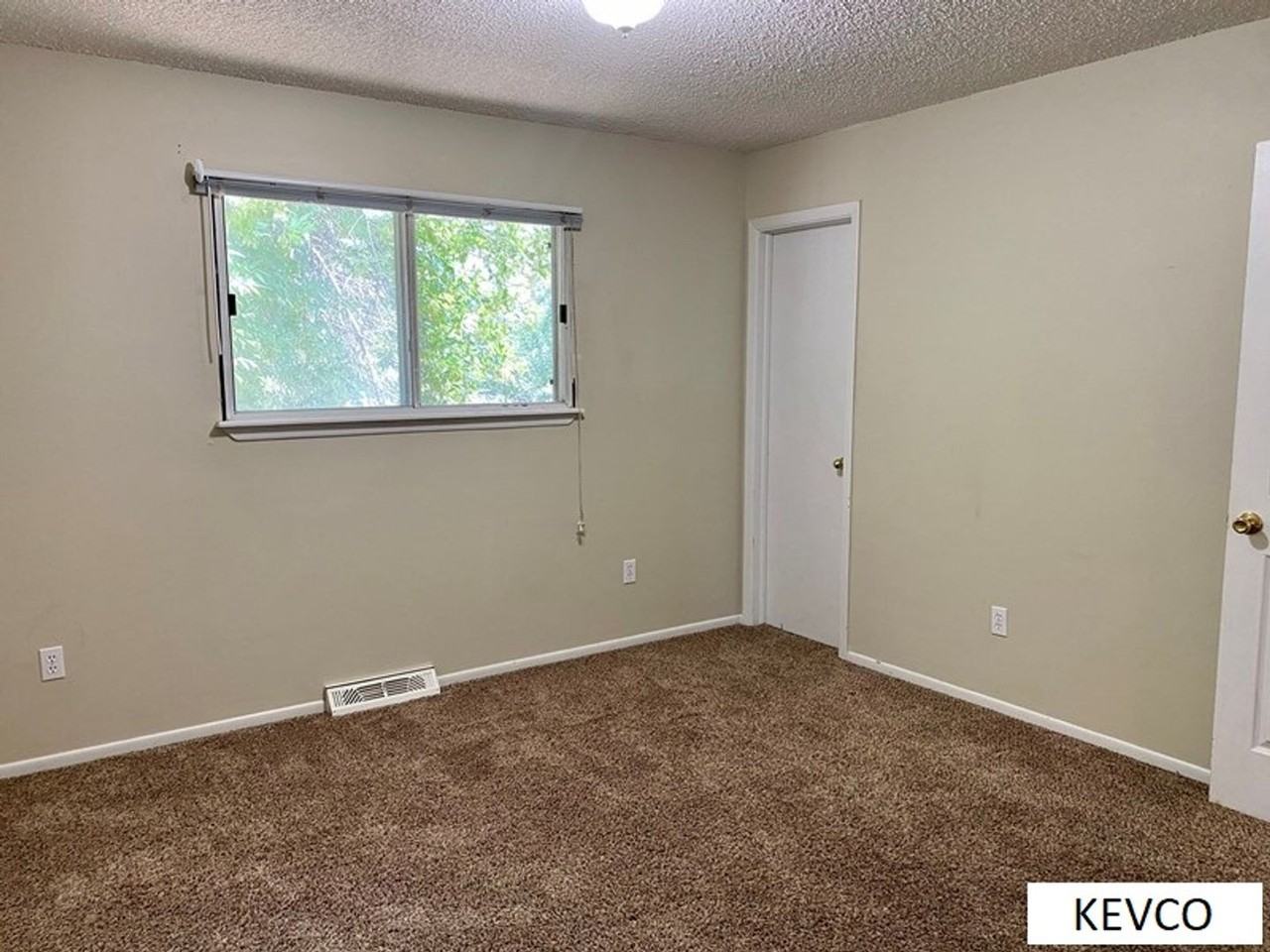 600 Tyler St - Photo 6 of 21