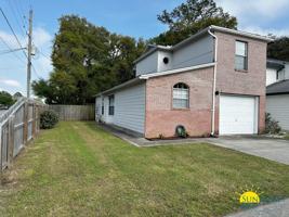 featured image of 1810 Hurlburt Rd