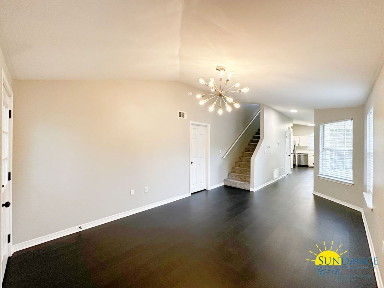 1810 Hurlburt Rd - Photo 5 of 19