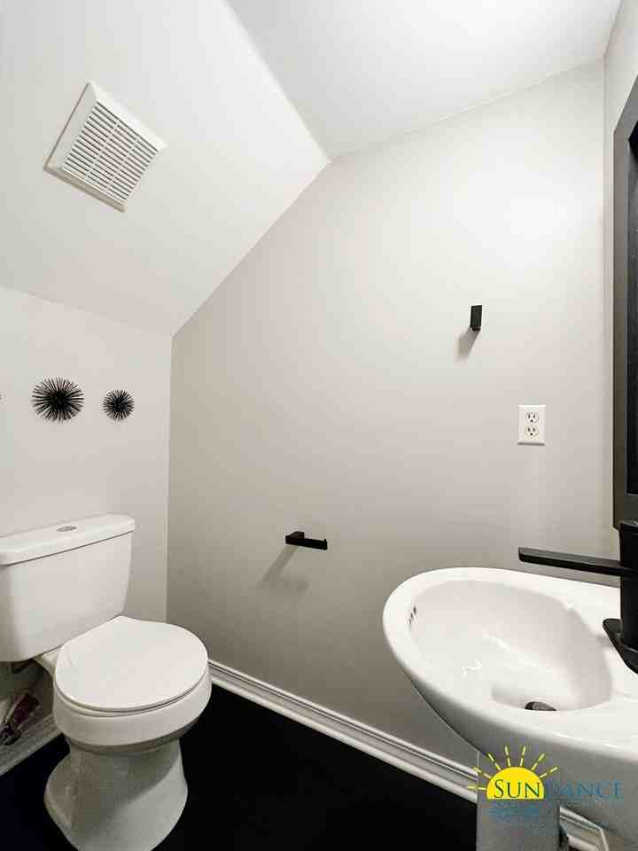 1810 Hurlburt Rd - Photo 6 of 19