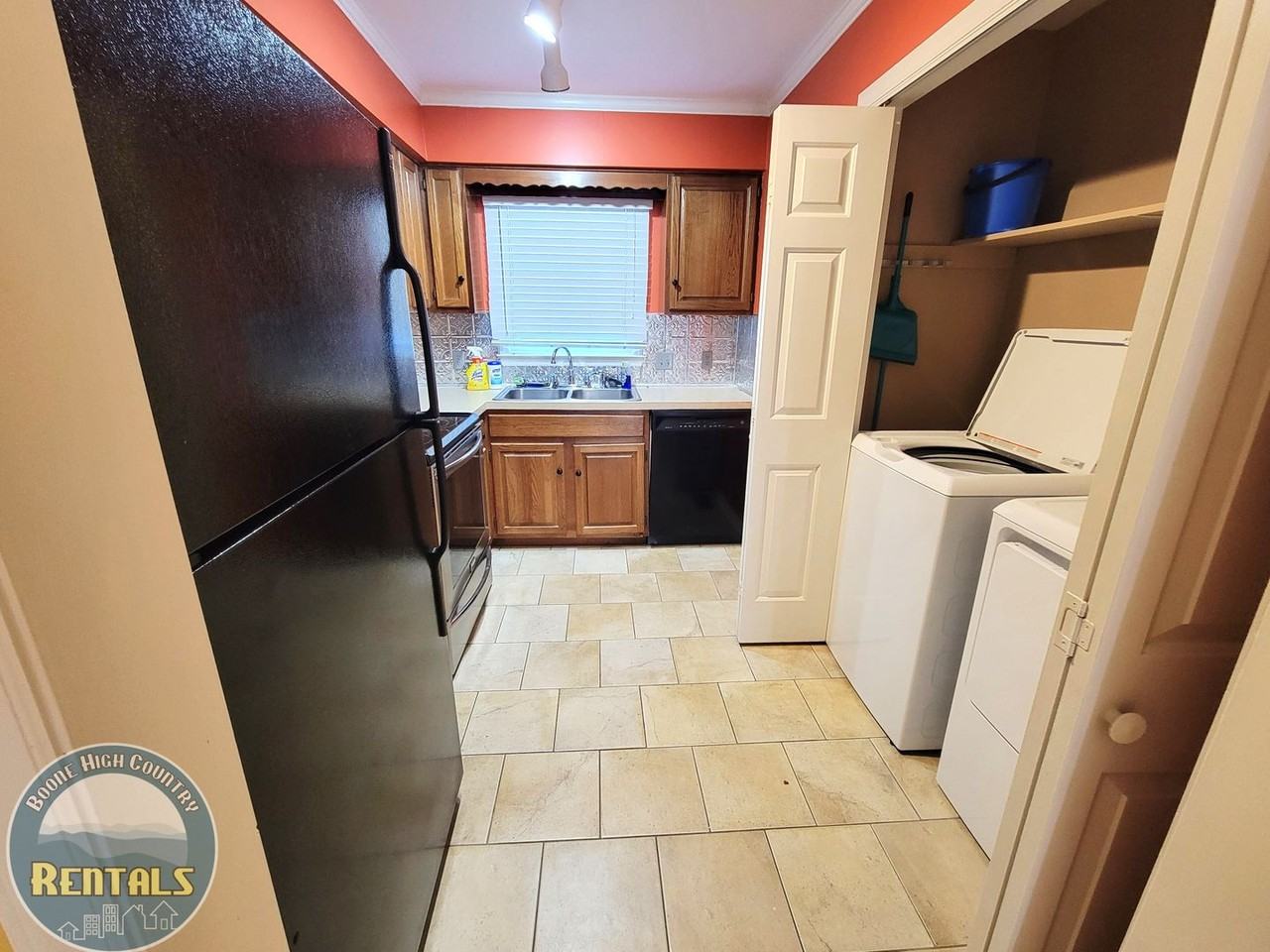 1254 Camelot Court - Photo 5 of 19