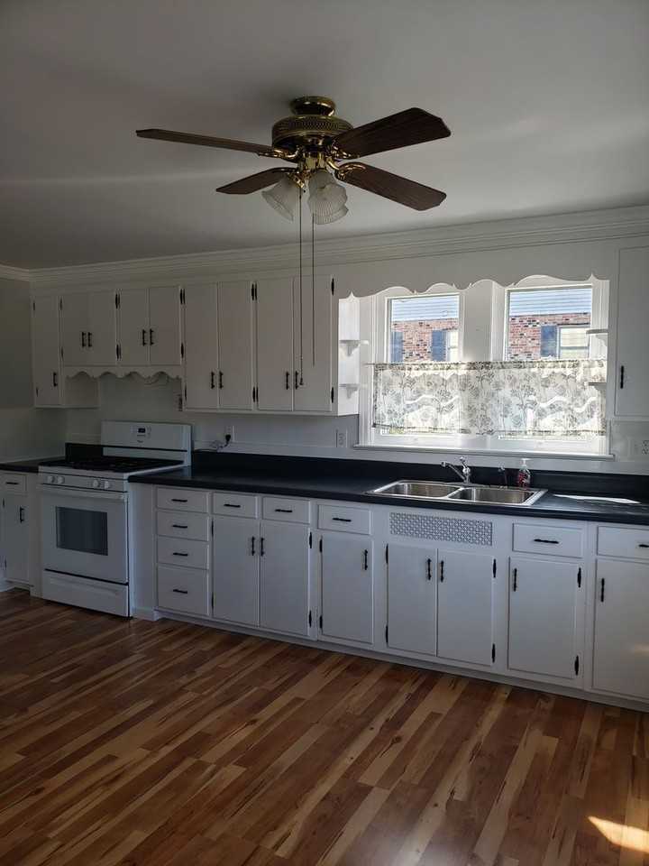 343 W Baltimore St - Photo 3 of 27