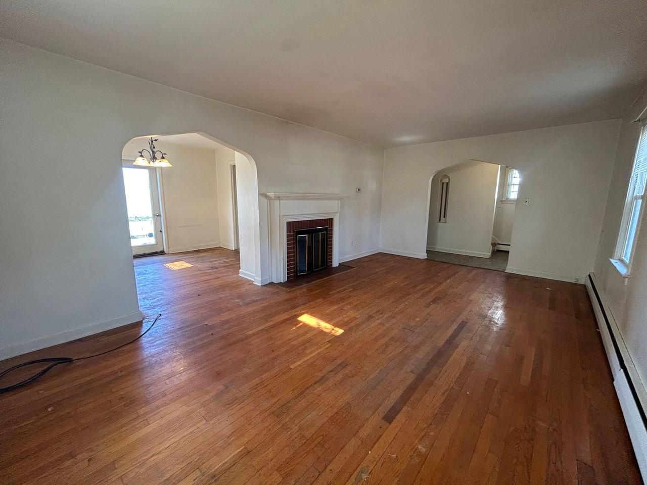 415 Spring St - Photo 2 of 10