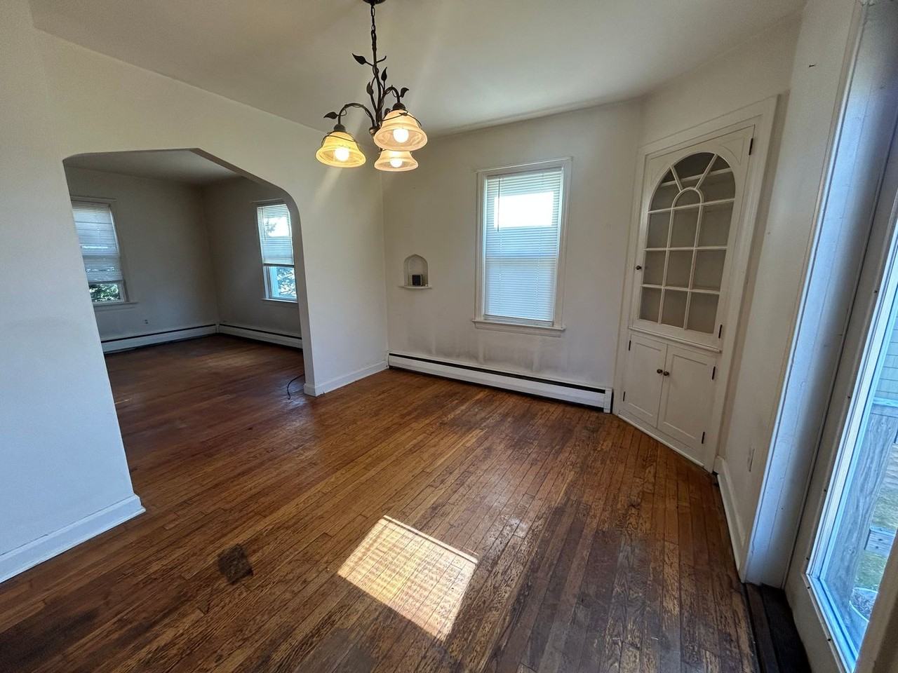 415 Spring St - Photo 3 of 10