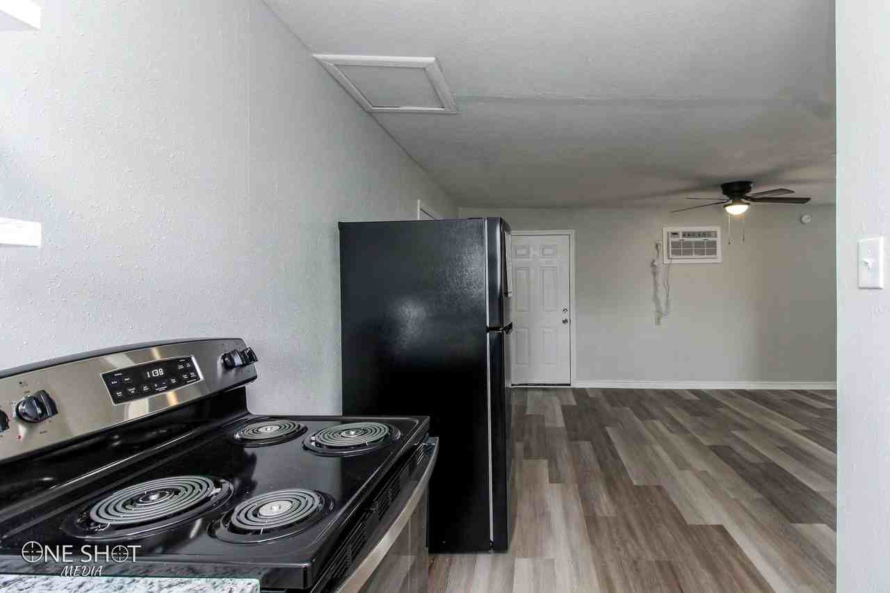 4735 Potomac Ave - Photo 6 of 16