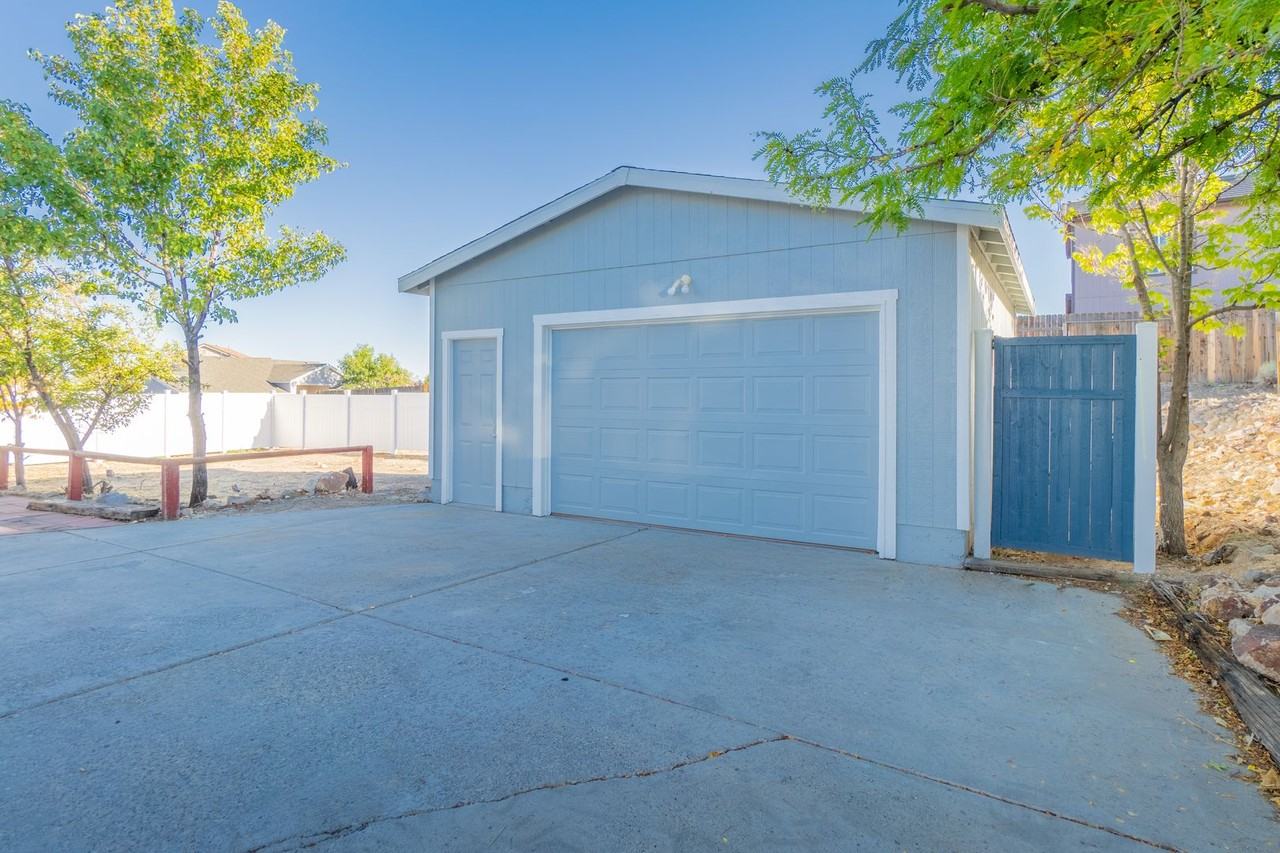 1496 Denali Ct - Photo 3 of 25