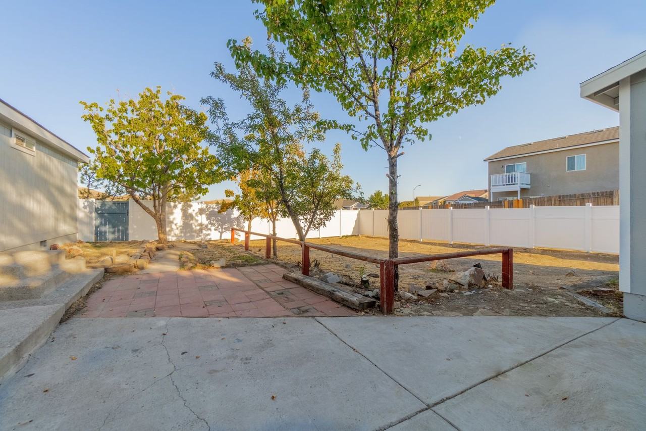 1496 Denali Ct - Photo 5 of 25