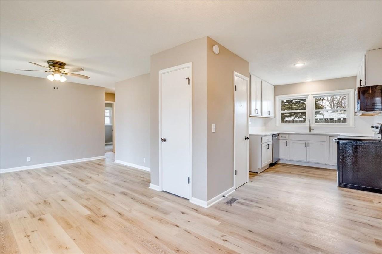 527 W 6th St - Photo 4 of 11