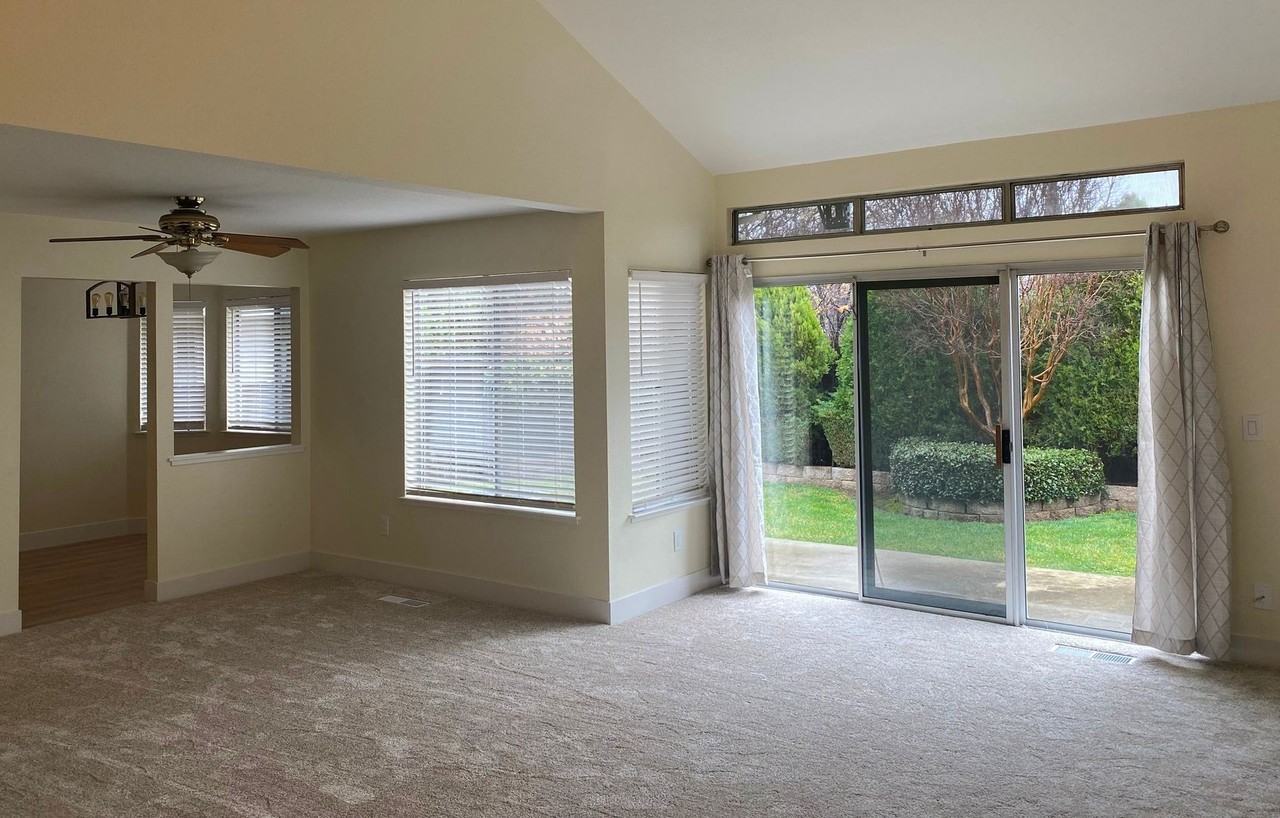 1120 Devonshire Ct - Photo 2 of 15