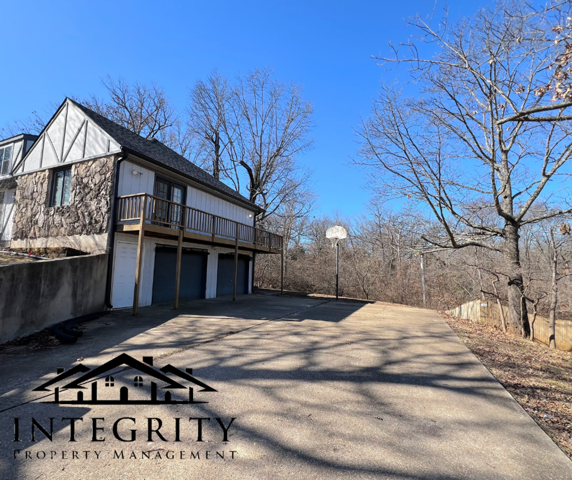 102 Bobby Dale Dr - Photo 2 of 23